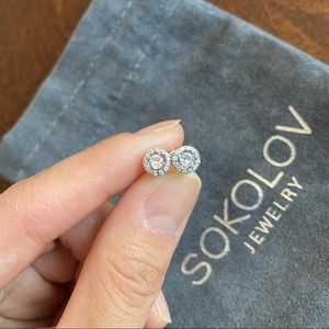 Crystal screwback stud earrings